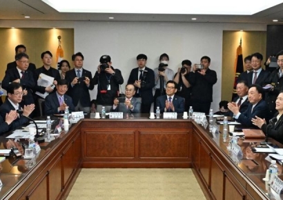 [포토] 대한노인회 간담회 인사말하는 김문수  