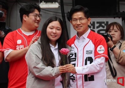 [포토] 김문수 ‘성년의 날’ 청년 공약 발표