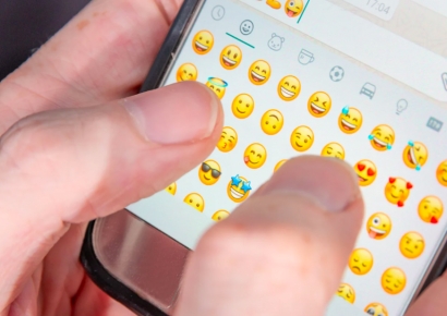 웃는 이모티콘 조심하세요…'Z세대'에게 보냈다가 날벼락