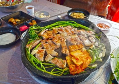 "삼겹살에 미나리, 한국인들만 먹고 있었나"…'이것' 난리난 일본