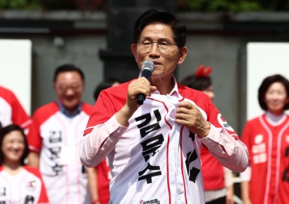 김문수, 점퍼 열더니 "총 맞을 일 있으면 맞겠다" 李 방탄 경호 비판(종합)