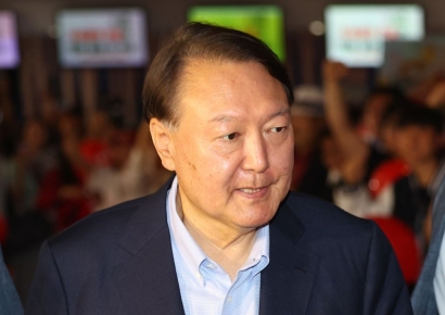 김문수, 尹 부정선거 영화 관람에 "선거 의혹 일소 노력할 것"