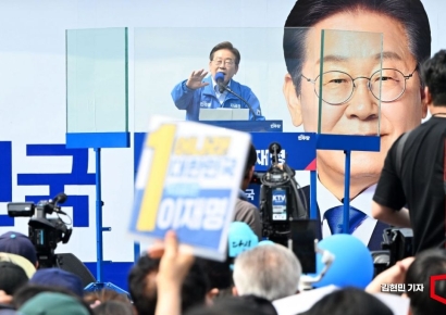 [포토] 이재명 "방탄유리가 잘못?…목 찔린 정치인에 장난하면 되나"