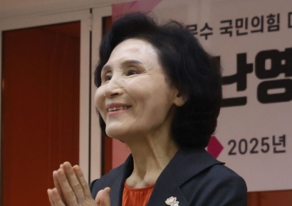 '광폭 행보' 설난영 여사 "결국 김문수 승리할 것 확신"