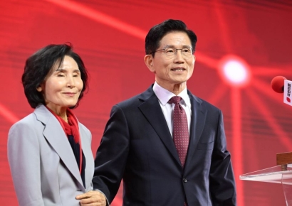 김문수, 유시민 '설난영 발언'에 "저와 가족 지킨 훌륭한 사람"