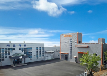 제이앤티씨, 국내 첫 반도체 유리기판 공장 완공…"하반기 양산 돌입"