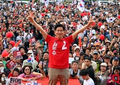 김문수 국방·안보 공약 발표 "화이트해커 1만명 양성…남녀 군가산점제 도입"