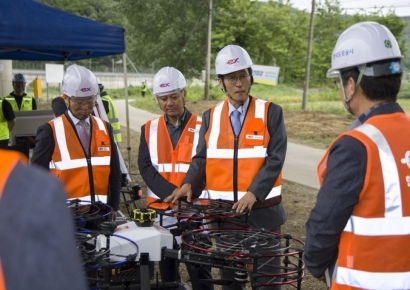 함진규 도로공사 사장 "안전은 현장서 확인"…의성군 봉양교 점검 나서