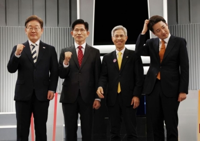 [포토] 이재명·김문수·이준석·권영국 대선후보, 2차 TV 토론