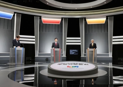 [포토] 이재명 "황당 내란사태" 김문수 "검사·총각 사칭"…시작부터 격론