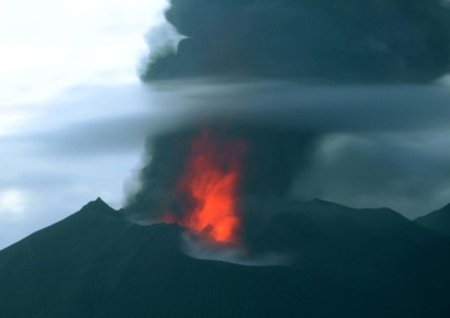 "연기 3500m 치솟아"…日 사쿠라지마 화산 일주일째 분화