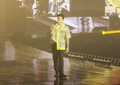 [리뷰]절제된 트월킹에 터진 함성…이토록 뜨거운 10주년 '몸매'