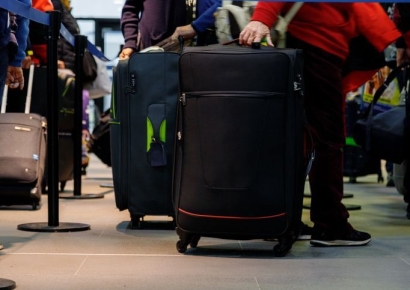 품질 떨어진다며 한국산 기피하더니…트렁크에 한가득 담아가는 日관광객 [AK라디오]