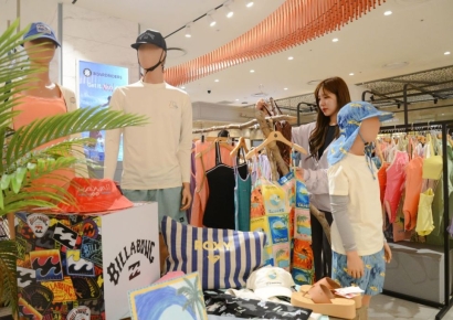 “파도보다 빠르게 여름을 입다”… 롯데백화점 부산본점, '보드라이더스' 팝업스토어