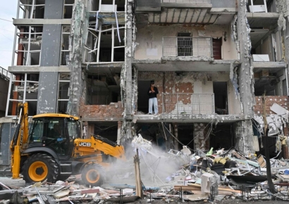 러, 최대 규모 드론 공습…젤렌스키 "美 침묵 푸틴 부추겨"(종합)