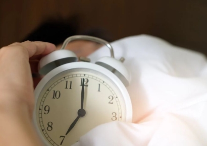 눈 뜨니 '알람 5분 전'…부지런한 게 아니라 '이 병' 걸린 거라고?