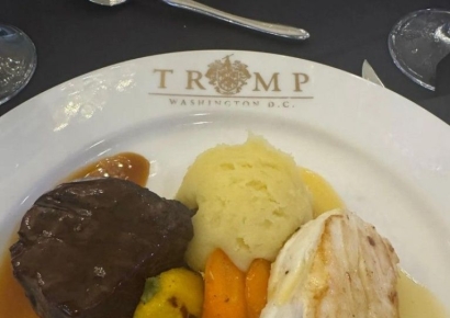 "LCC 기내식보다 못해"…트럼프 초청 만찬 간 밈코인 큰손들 부글 부글