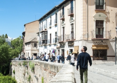 "임대료 두배나 치솟아" 주민 불만에…에어비앤비 6만곳 폐쇄명령한 나라