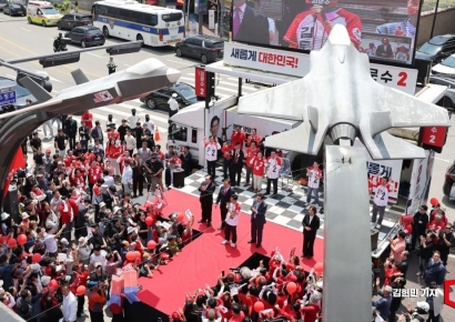 [포토] 김문수 후보, 평택 미군기지 앞에서 지지 호소