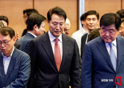 [포토] 행사장 들어서는 오세훈 서울시장