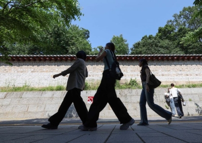 [날씨]맑지만 더운 일요일…서울 낮 최고 29도