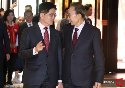 [포토] 김문수, 이명박 전 대통령 오찬 회동