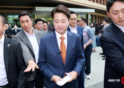 [포토] "단일화 없다" 이준석, '대선 완주' 선언