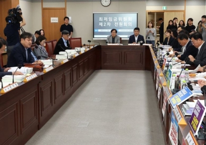 "최저임금 확대 적용 논의 진척 어려워…실태 조사해 내년 논의"
