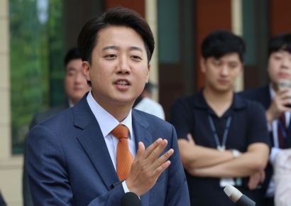 이준석, 여성신체 욕설 인용 논란에 "언어도단"