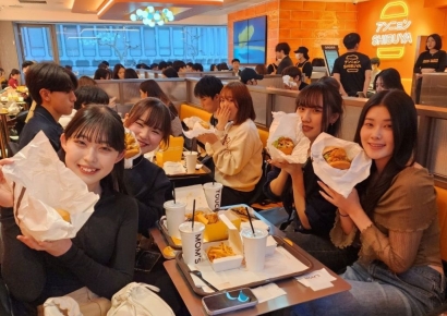 한국 햄버거 열풍에 일본 '화들짝'…"치킨버거 토종도 잘 안 팔리는 곳인데"