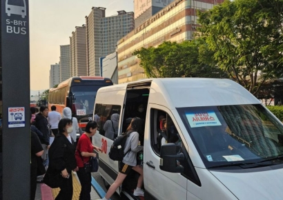 "버스 언제 와" … 창원시민, 시내버스 파업에 한숨 푹·발 동동