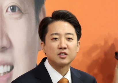 [포토] 이준석 "내 질문 어디 혐오 있나…집단린치 공개 사과하라"