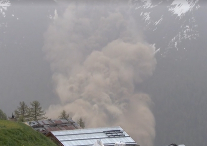 "빙하가 덮쳐 90%가 사라졌어요"…스위스 시골마을의 비극