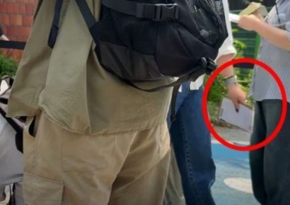 "투표용지 받은 채 식사하고 왔다"…사전투표 첫날, 투표용지 반출 논란