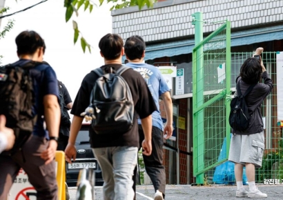 [포토] 사전투표소로 이어지는 발걸음