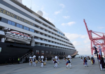 100만 크루즈 관광 시대 '활짝'…고령 사회 新블루칩