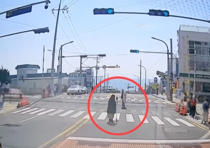 "일본까지 안 가도 돼" 빨간불에 인생샷 '찰칵'…'위험천만' 해운대 도로 