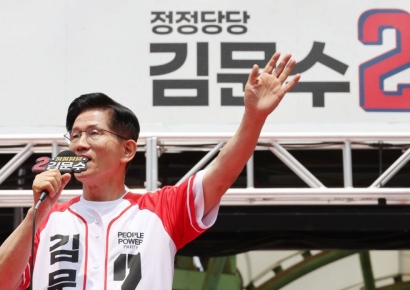 김문수 “이재명, 거짓말 밥 먹듯…정치권서 영원히 추방해야”