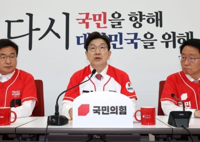 권성동 "이재명, 이준석은 제명, 유시민은 용서…내로남불"