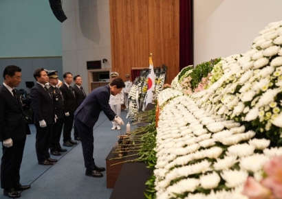 “헌신 잊지 않겠다”… 해군초계기 순직 장병 영결식 엄수, 이강덕 포항시장 애도