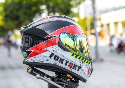 9층서 물건 던지는 모녀 때문에 헬멧 쓰고 다니는 주민들…中 처벌은?