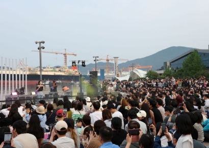 한화오션, ‘오션하모니’ 첫 공연 성료… 거제 시민과 함께한 감동의 무대 