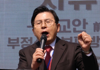 무소속 황교안 대선 후보 사퇴…"김문수 도와 정권 지키겠다"