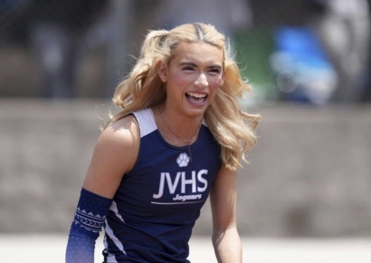 트럼프 '지원 중단' 경고에도…성전환 고교생 육상대회 휩쓸자 논란 가열