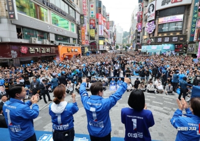[포토] 광명 유세 나선 이재명 민주당 대선 후보