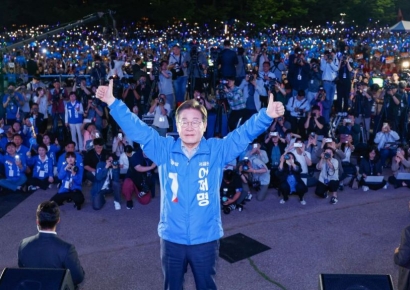 '운명의 날'…이재명·김문수 자택서 '국민 선택' 기다린다