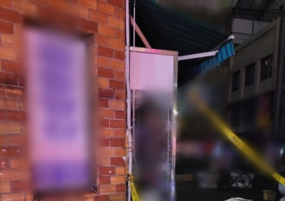 한밤 60대 여성 2명 탄 승용차 상가로 돌진… 모두 숨져