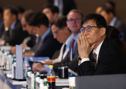 이창용 "한은 AI 투자 규모 고민…생산성 효과 사회 구조마다 달라"(종합)