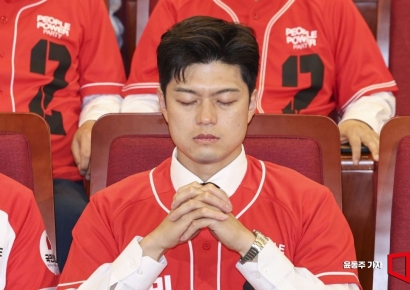 [포토] 눈감은 김용태 비대위원장