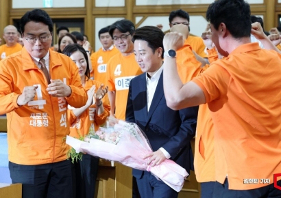 [포토] 개표상황실 방문한 이준석